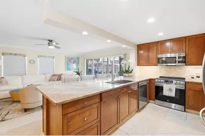 800 Benjamin Franklin Drive #110, Sarasota, FL 34236 - Photo 5