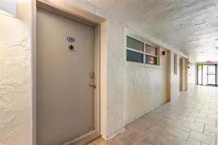 800 Benjamin Franklin Dr, Sarasota, FL 34236 - Photo 25
