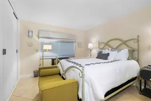 800 Benjamin Franklin Dr, Sarasota, FL 34236 - Photo 17