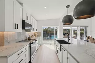 866 N Shore Dr, Anna Maria, FL 34216 - Photo 15