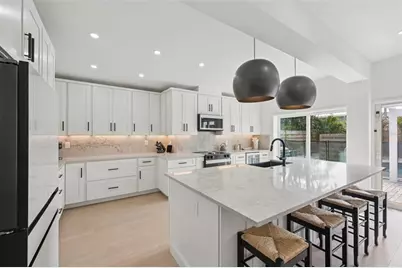 866 N Shore Drive, Anna Maria, FL 34216 - Photo 13