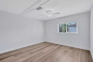 191 Vista Hermosa Cir, Sarasota, FL 34242 - Photo 23