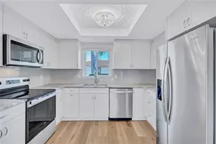 191 Vista Hermosa Cir, Sarasota, FL 34242 - Photo 11