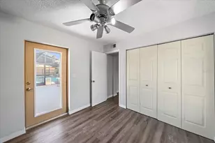 3601 Egerton Cir, Sarasota, FL 34233 - Photo 11