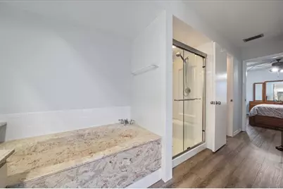 3601 Egerton Circle, Sarasota, FL 34233 - Photo 17