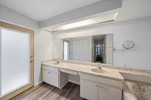 3601 Egerton Cir, Sarasota, FL 34233 - Photo 21