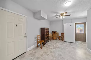 3601 Egerton Cir, Sarasota, FL 34233 - Photo 25