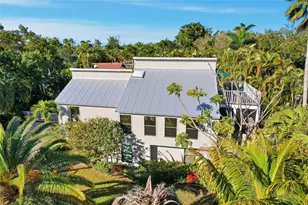 3446 Anglin Dr, Sarasota, FL 34242 - Photo 3