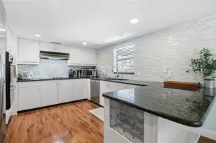 3446 Anglin Dr, Sarasota, FL 34242 - Photo 11