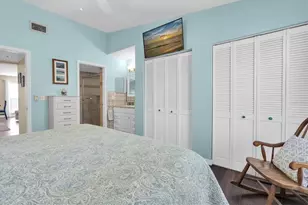 3601 E Bay Dr, Holmes Beach, FL 34217 - Photo 17