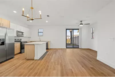 8025 Gulfstream Court, Lakewood Ranch, FL 34202 - Photo 7