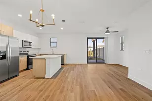 8025 Gulfstream Ct, Lakewood Ranch, FL 34202 - Photo 7