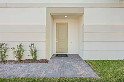 8025 Gulfstream Court, Lakewood Ranch, FL 34202 - Photo 5