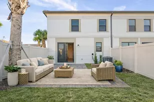 8025 Gulfstream Ct, Lakewood Ranch, FL 34202 - Photo 17