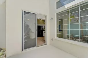 4031 Caddie Dr E, Bradenton, FL 34203 - Photo 11