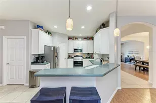 835 Cedarcrest Ct, Sarasota, FL 34232 - Photo 15