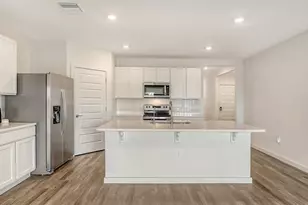 17119 Barnwood Pl, Lakewood Ranch, FL 34211 - Photo 9