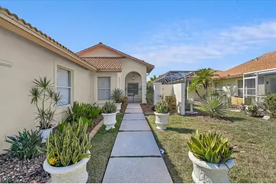 4640 Peridia Boulevard E, Bradenton, FL 34203 - Photo 3