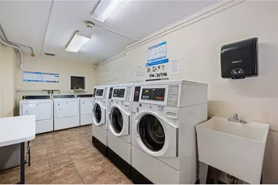 1540 Glen Oaks Drive E #B326, Sarasota, FL 34232 - Photo 15