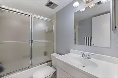 1540 Glen Oaks Drive E #B326, Sarasota, FL 34232 - Photo 5