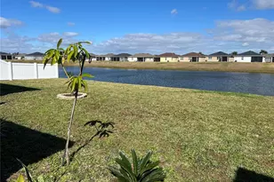 3558 74th Ave Cir E, Sarasota, FL 34243 - Photo 3