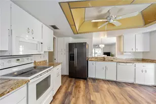 4231 Center Gate Ln, Sarasota, FL 34233 - Photo 19