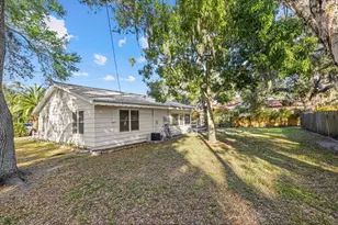 1010 Indian Beach Dr Dr, Sarasota, FL 34234 - Photo 7