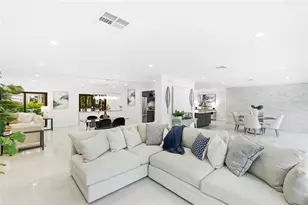 526 Bird Key Dr, Sarasota, FL 34236 - Photo 17