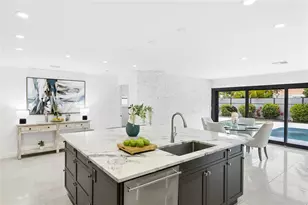 526 Bird Key Dr, Sarasota, FL 34236 - Photo 25