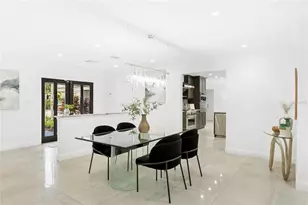 526 Bird Key Dr, Sarasota, FL 34236 - Photo 11