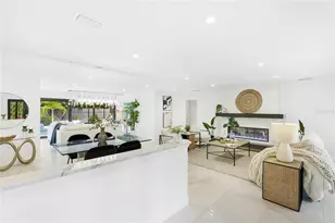 526 Bird Key Dr, Sarasota, FL 34236 - Photo 3