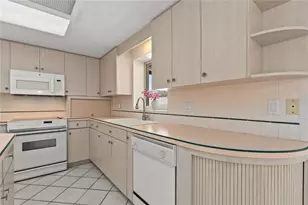 3717 Prado Dr, Sarasota, FL 34235 - Photo 15