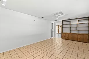 3717 Prado Dr, Sarasota, FL 34235 - Photo 9