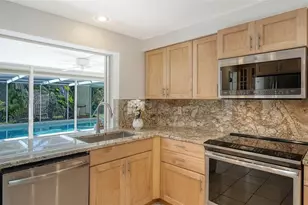 626 46th St, Sarasota, FL 34234 - Photo 13