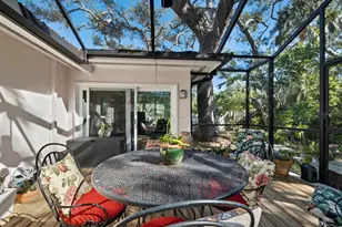 1642 Catalonia Ln, Sarasota, FL 34239 - Photo 17