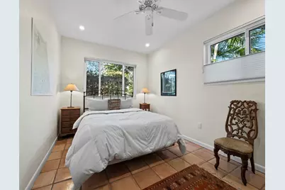1642 Catalonia Lane, Sarasota, FL 34239 - Photo 19