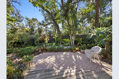 1642 Catalonia Lane, Sarasota, FL 34239 - Photo 23