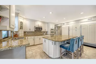 3783 Beneva Oaks Boulevard, Sarasota, FL 34238 - Photo 7