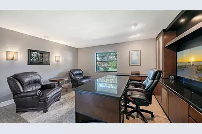 3783 Beneva Oaks Boulevard, Sarasota, FL 34238 - Photo 13