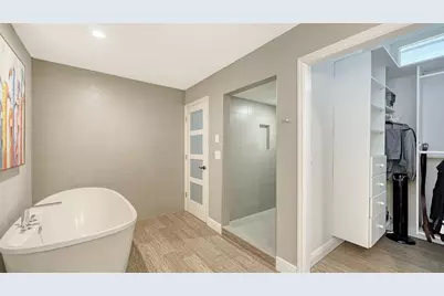 3783 Beneva Oaks Boulevard, Sarasota, FL 34238 - Photo 19