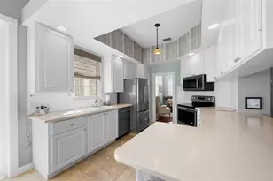 5811 Wilena Pl, Sarasota, FL 34238 - Photo 9