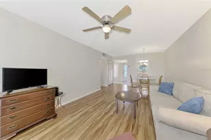 102 Capri Isles Blvd, Venice, FL 34292 - Photo 13