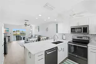 12538 SW Kingsway Cir, Lake Suzy, FL 34269 - Photo 3