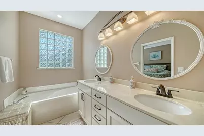 4028 Jardin Lane, Sarasota, FL 34238 - Photo 33