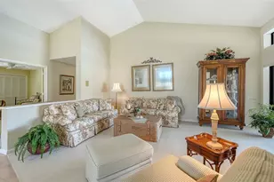 3941 Prairie Dunes Dr, Sarasota, FL 34238 - Photo 3