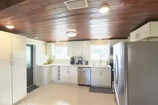 511 Dona Dr, Nokomis, FL 34275 - Photo 13