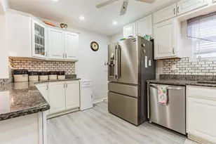 134 Dartmouth Dr NW, Port Charlotte, FL 33952 - Photo 9