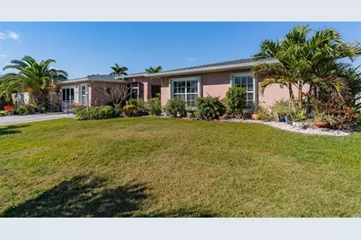 134 Dartmouth Drive NW, Port Charlotte, FL 33952 - Photo 5