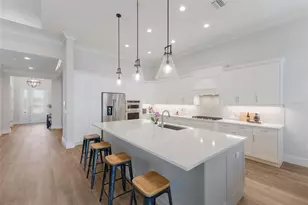 8249 Pavia Way, Lakewood Ranch, FL 34202 - Photo 9