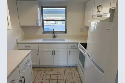 2826 Swifton Drive #114, Sarasota, FL 34231 - Photo 7